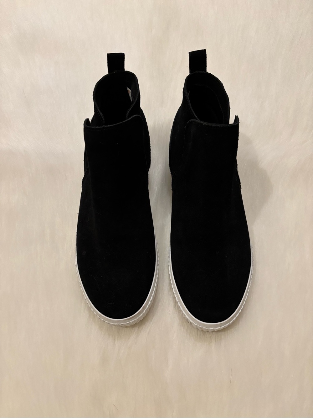 Timberland Skyla Bay Booties in Black Suede - Picture 4 of 9